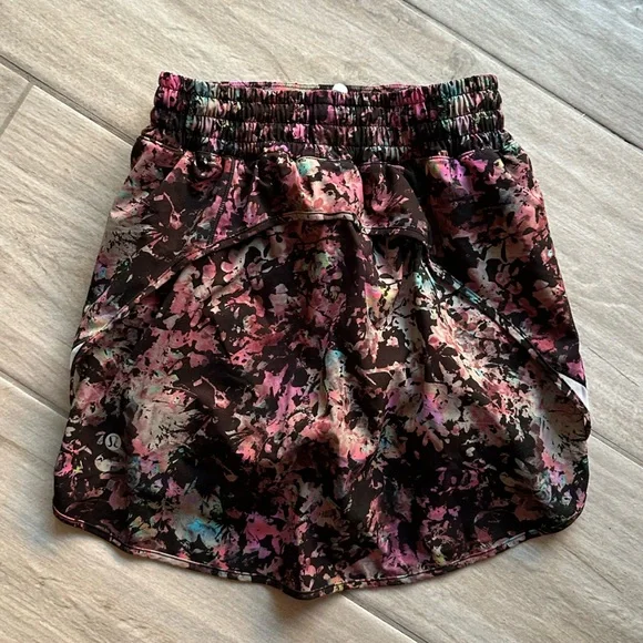 Lululemon Hotty Hot High-Rise Skirt - Picture 6 of 15